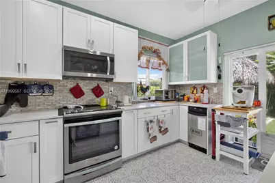 14531 SW 160th Ct, Miami, FL 33196 - Photo 15