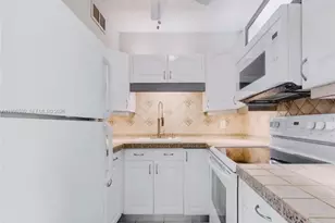 1012 SW 11th St, Hallandale Beach, FL 33009 - Photo 3