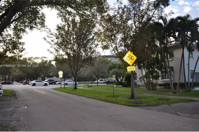 2617 Segovia St #1, Coral Gables, FL 33134 - Photo 15