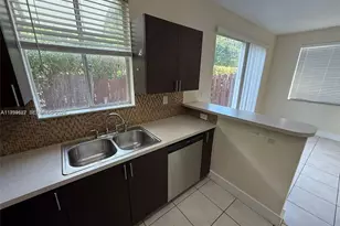 6990 NW 177th St, Hialeah, FL 33015 - Photo 5