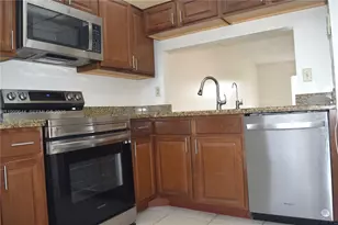 10013 Winding Lake Rd, Sunrise, FL 33351 - Photo 17