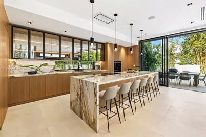 325 W 63rd St, Miami Beach, FL 33141 - Photo 19