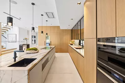325 W 63rd St, Miami Beach, FL 33141 - Photo 23
