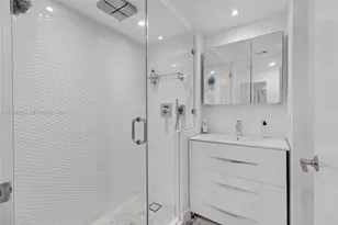 6301 Collins Ave, Miami Beach, FL 33141 - Photo 27