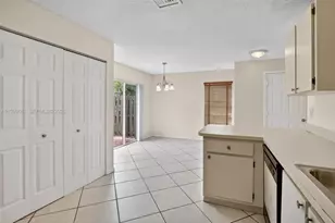 10845 NW 8th St, Pembroke Pines, FL 33026 - Photo 13