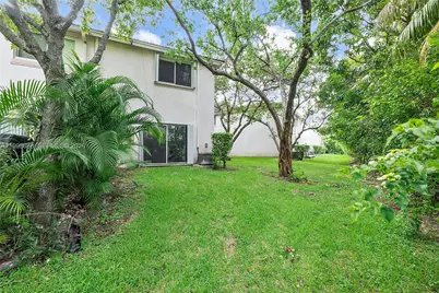 7659 Tamarac Island Circle, Tamarac, FL 33321 - Photo 25