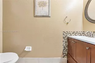 7659 Tamarac Island Cir, Tamarac, FL 33321 - Photo 23