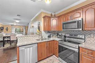 7659 Tamarac Island Cir, Tamarac, FL 33321 - Photo 11