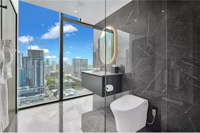 20 NE 11th St #3110, Miami, FL 33132 - Photo 3