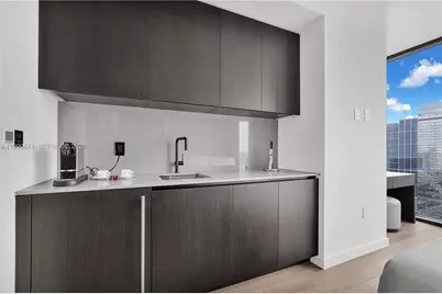 20 NE 11th St #3110, Miami, FL 33132 - Photo 11
