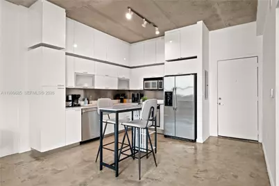 234 NE 3rd St #1704, Miami, FL 33132 - Photo 3