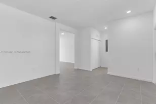 2661 SE 28th St, Homestead, FL 33035 - Photo 5