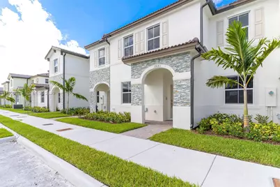 2661 SE 28th St, Homestead, FL 33035 - Photo 1