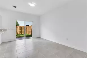 2661 SE 28th St, Homestead, FL 33035 - Photo 9