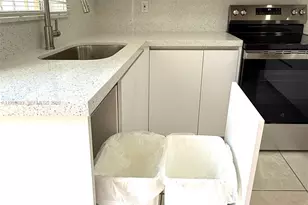 1460 W 41st St, Hialeah, FL 33012 - Photo 25