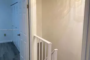 1460 W 41st St, Hialeah, FL 33012 - Photo 31