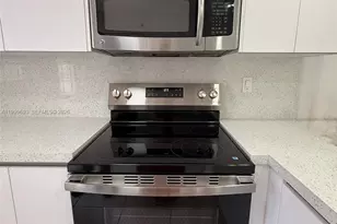 1460 W 41st St, Hialeah, FL 33012 - Photo 23