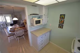 2672 E Emory Dr, West Palm Beach, FL 33415 - Photo 9