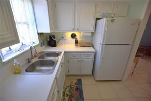 2672 E Emory Dr, West Palm Beach, FL 33415 - Photo 9