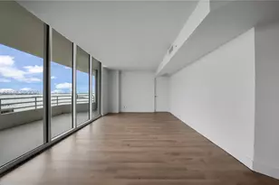 555 NE 34th St, Miami, FL 33137 - Photo 9