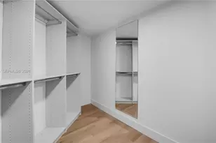 555 NE 34th St, Miami, FL 33137 - Photo 25