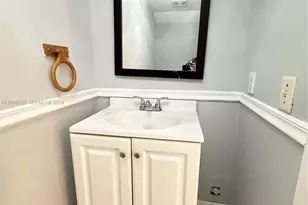 8428 NW 103rd St, Hialeah Gardens, FL 33016 - Photo 13