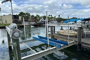 925 NE 26th Ave, Hallandale Beach, FL 33009 - Photo 13