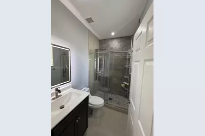 133 SE 28 #8, Homestead, FL 33033 - Photo 5