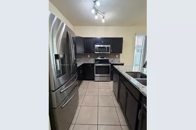 133 SE 28 #8, Homestead, FL 33033 - Photo 3