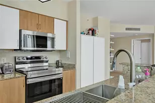 17555 Atlantic Blvd, Sunny Isles Beach, FL 33160 - Photo 11