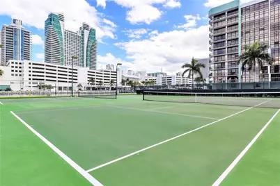 600 Parkview Dr #223, Hallandale Beach, FL 33009 - Photo 15