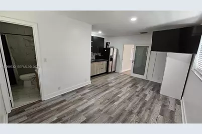 117 NW 11th Ave, Dania Beach, FL 33004 - Photo 9