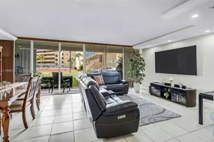 9210 Fontainebleau Blvd, Miami, FL 33172 - Photo 13