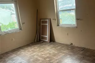 1733 NW 40th St, Miami, FL 33142 - Photo 7