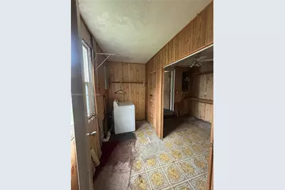 1733 NW 40th St, Miami, FL 33142 - Photo 13