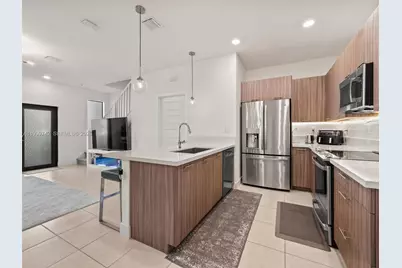 4654 NW 83rd Path #4654, Doral, FL 33166 - Photo 5