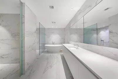 1000 Biscayne Blvd #1201, Miami, FL 33132 - Photo 17