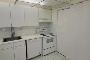 7910 N Colony Cir N, Tamarac, FL 33321 - Photo 3