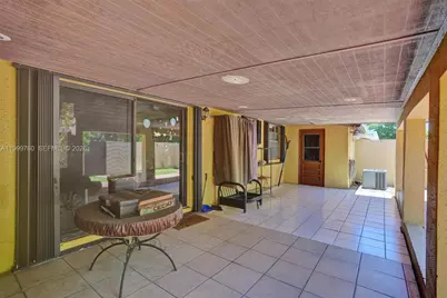8618 SW 148th Pl, Miami, FL 33193 - Photo 3
