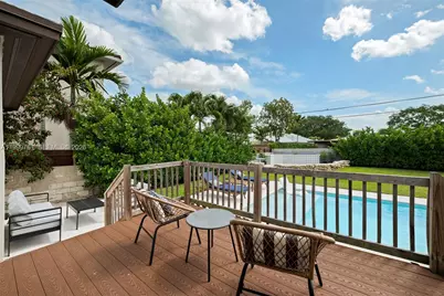 281 Pocatella St, Miami Springs, FL 33166 - Photo 25