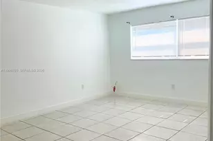 11840 NE 19th Dr, North Miami, FL 33181 - Photo 9