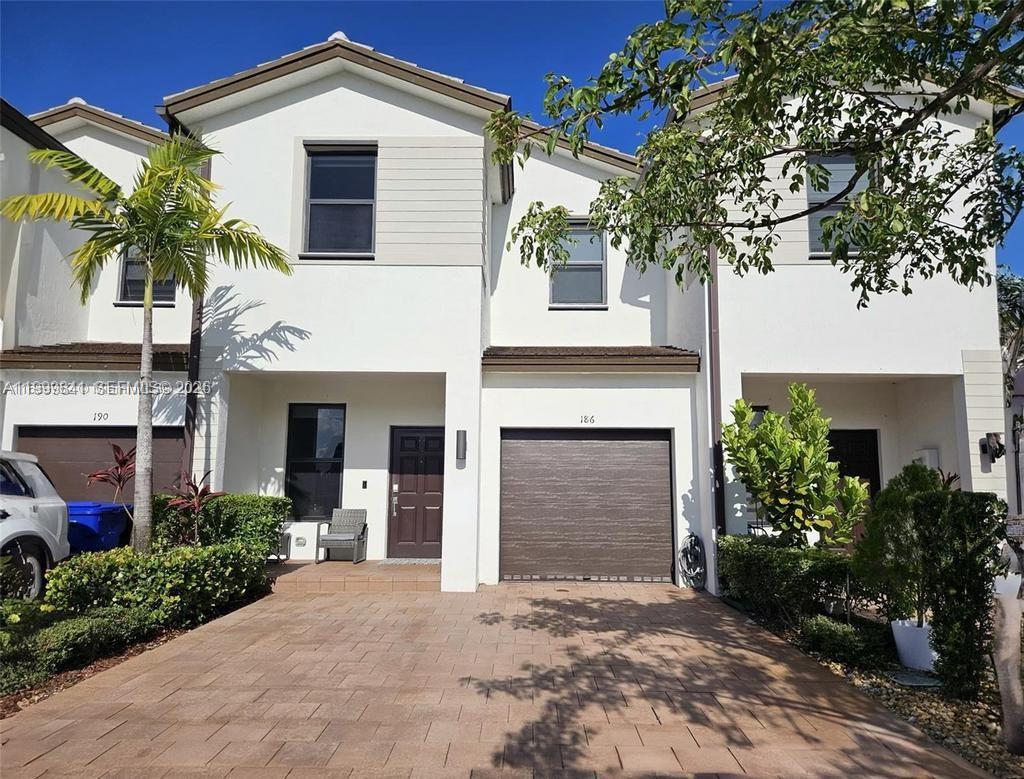 186 SW 185th Terrace main architectural view