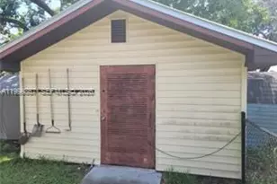 1104 Gulf St, Moore Haven, FL 33471 - Photo 17