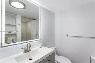 5600 Collins Ave, Miami Beach, FL 33140 - Photo 15