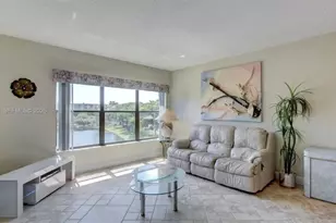 2311 S Cypress Bend Dr, Pompano Beach, FL 33069 - Photo 5