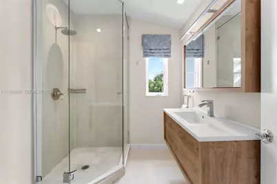 2887 Pine Tree Dr, Miami Beach, FL 33140 - Photo 31