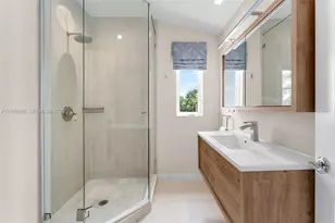 2887 Pine Tree Dr, Miami Beach, FL 33140 - Photo 31