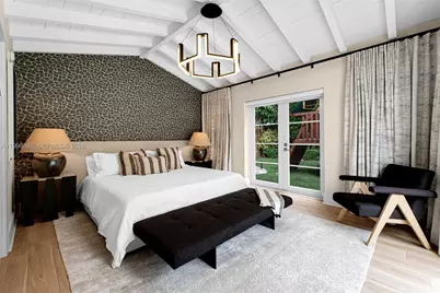 2887 Pine Tree Dr, Miami Beach, FL 33140 - Photo 13