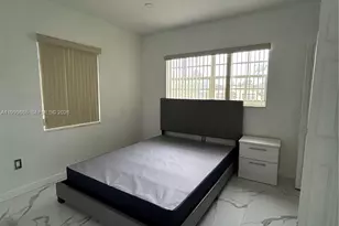 1081 NW 185th Dr, Miami Gardens, FL 33169 - Photo 7