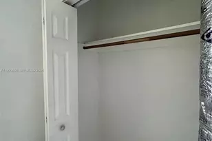 1081 NW 185th Dr, Miami Gardens, FL 33169 - Photo 3